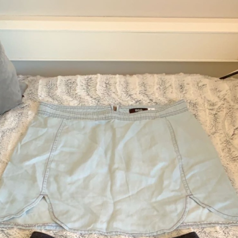 BDG size 4 skirt